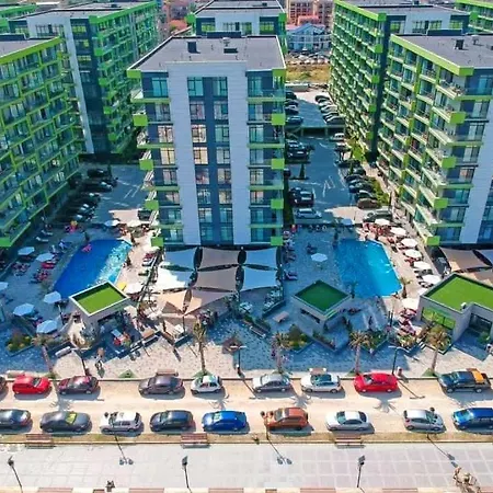Luxury Piscina &